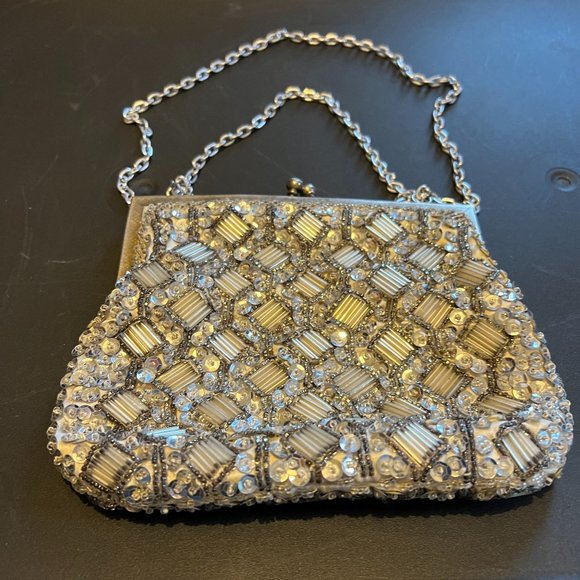 Fine arts bag co inc. Bags Vintage Silver Beaded Purse Made In Hong
